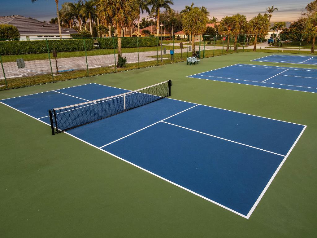 LEGEND LAKE ESTATES - Residential