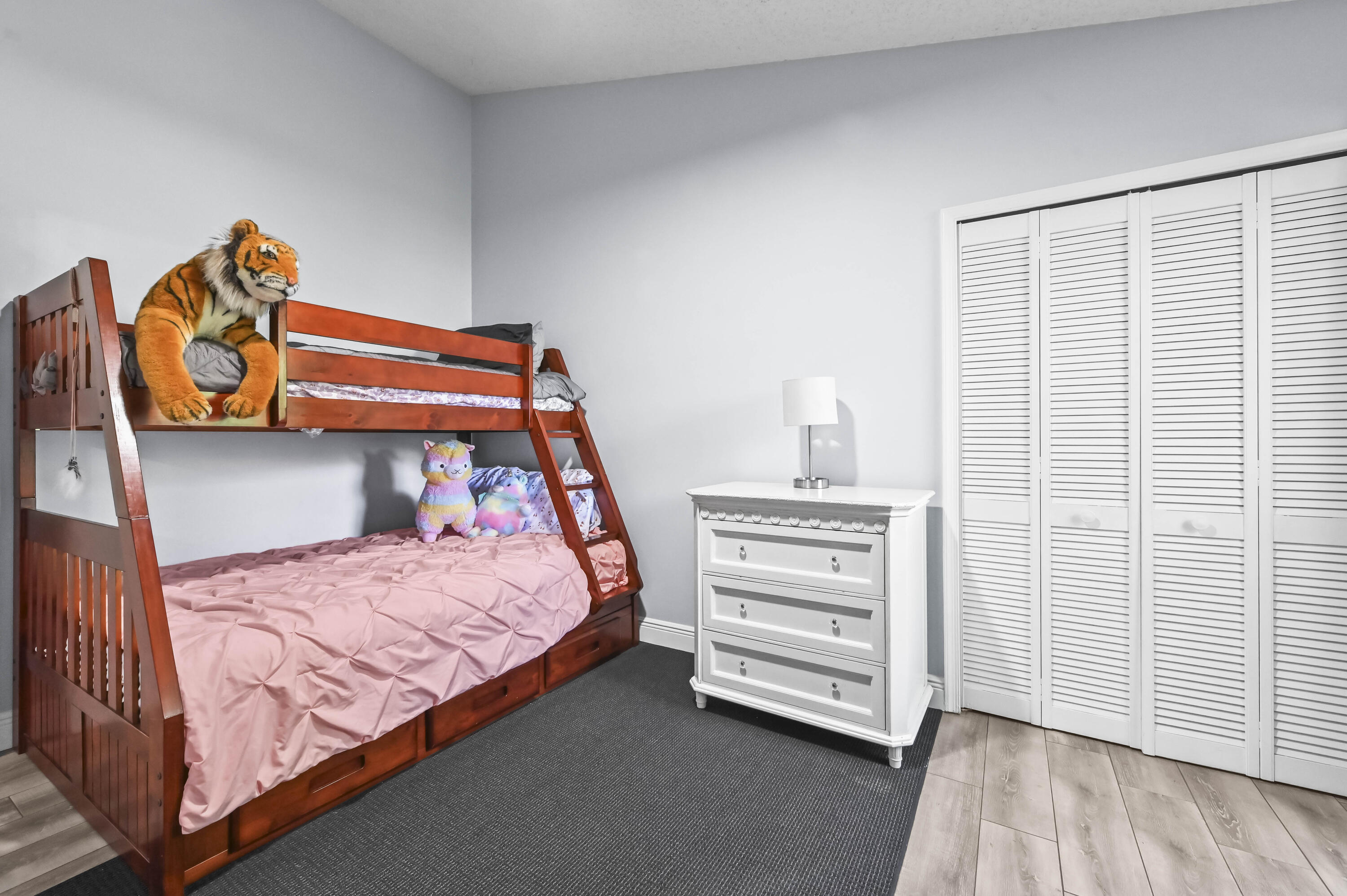 LEGEND LAKE ESTATES - Residential