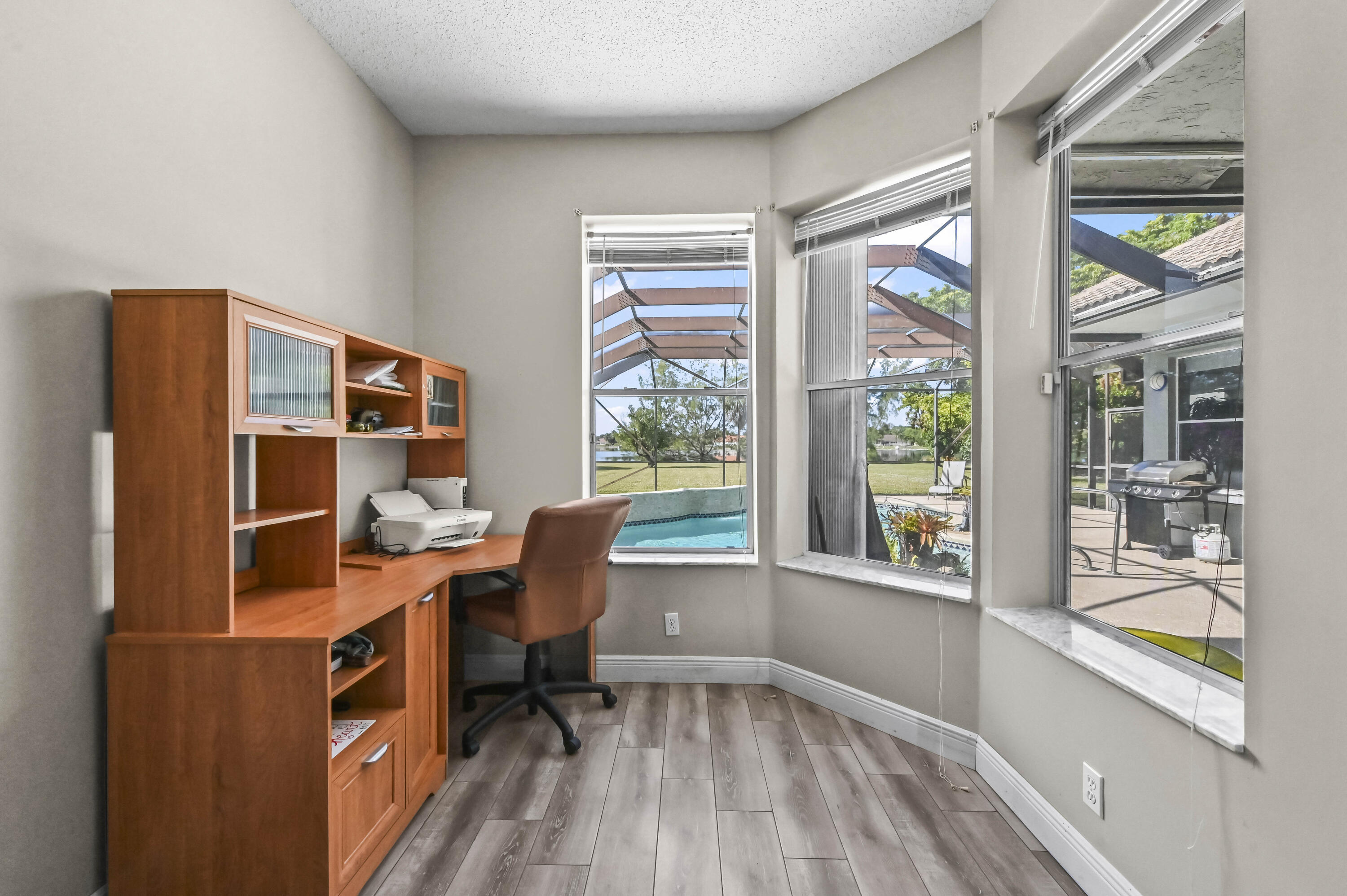 LEGEND LAKE ESTATES - Residential