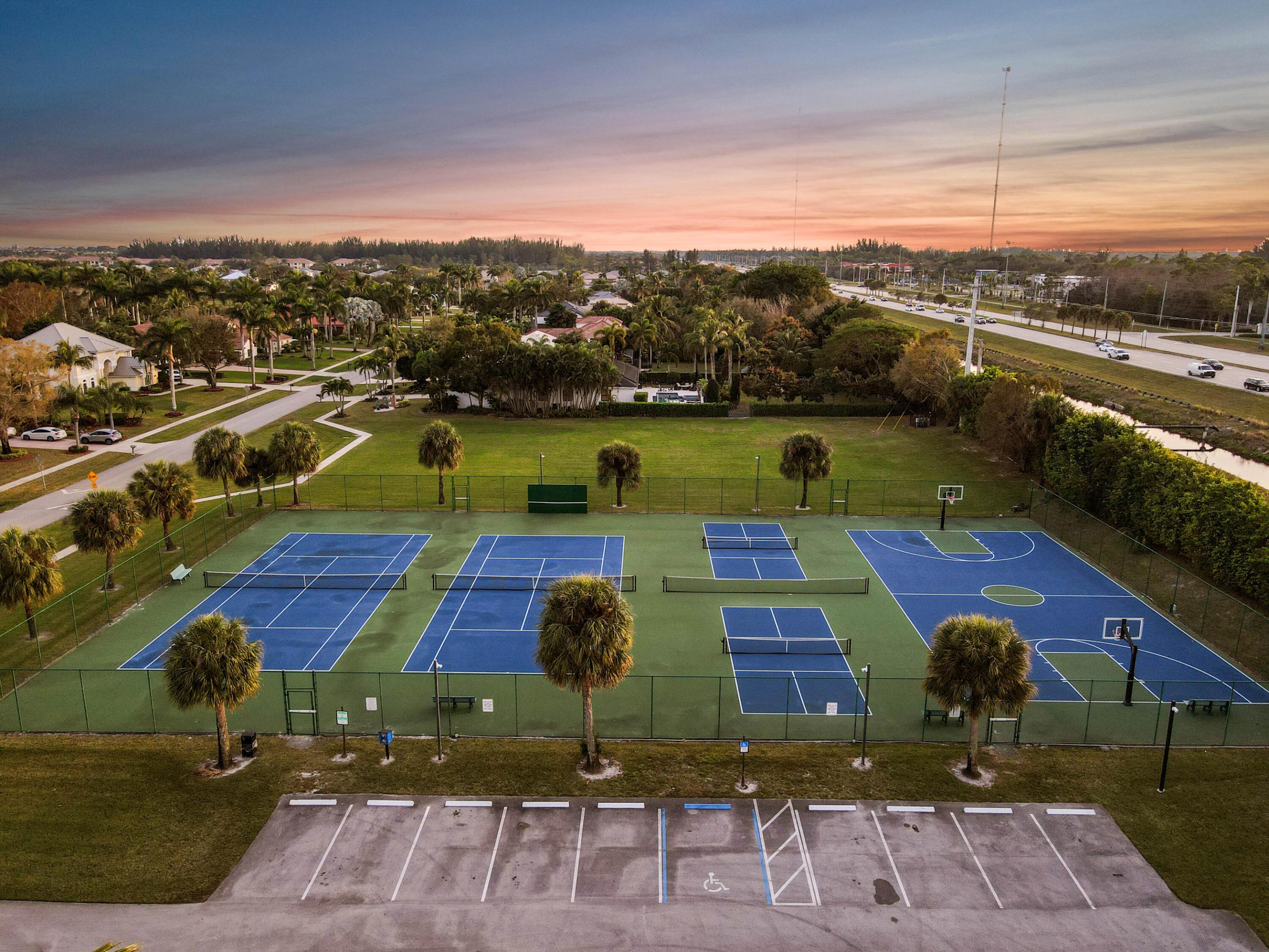 LEGEND LAKE ESTATES - Residential