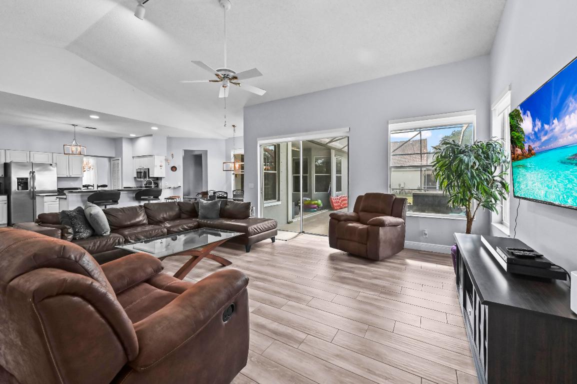 LEGEND LAKE ESTATES - Residential