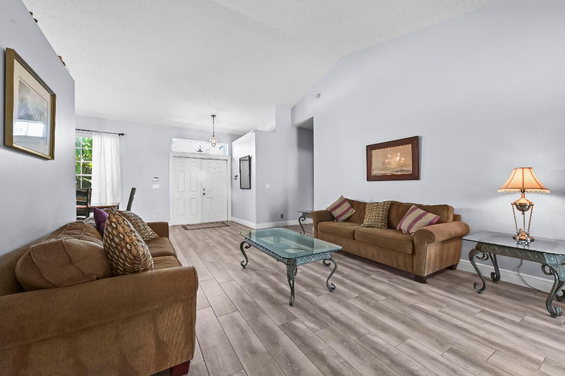 LEGEND LAKE ESTATES - Residential