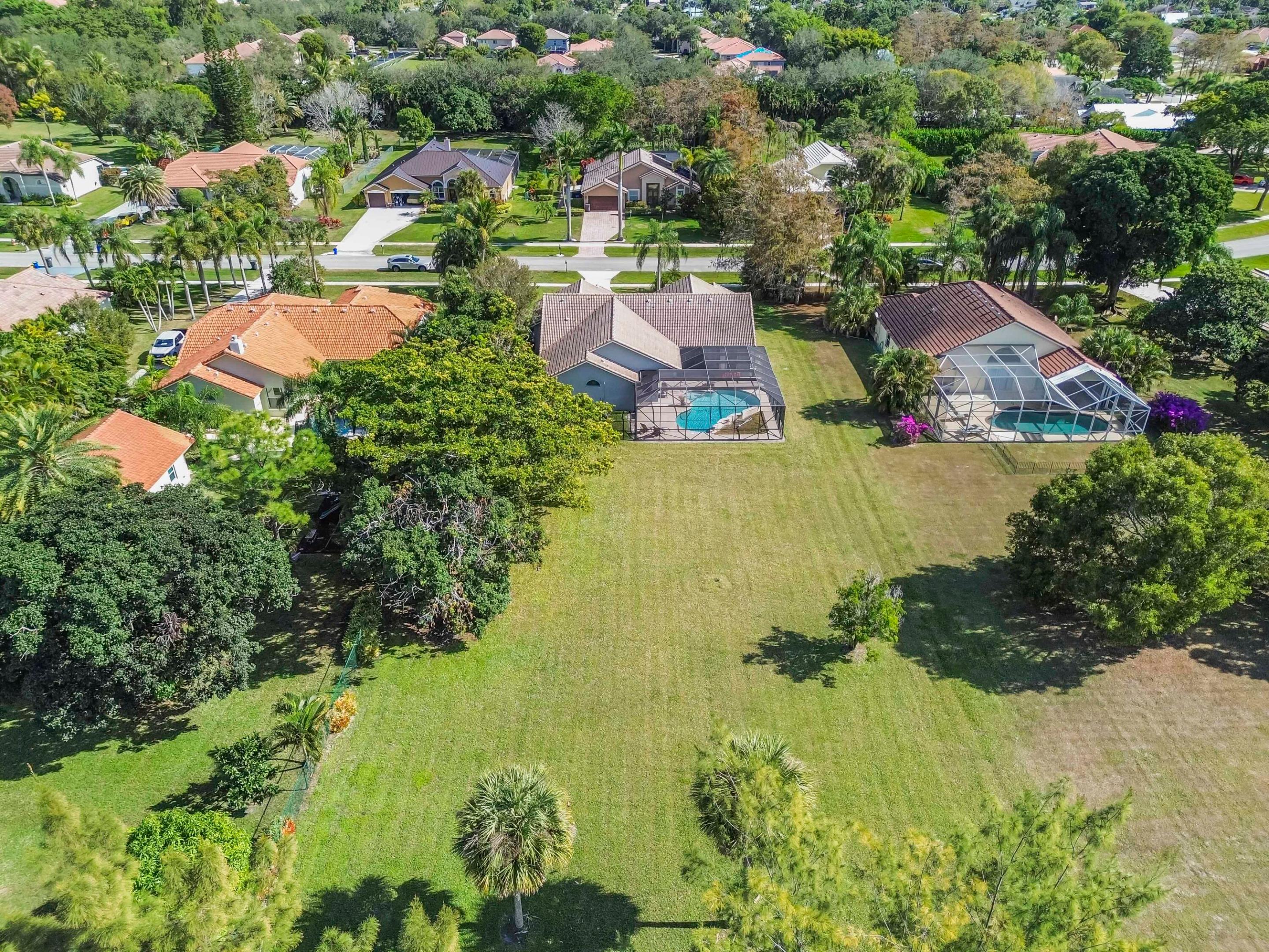 LEGEND LAKE ESTATES - Residential