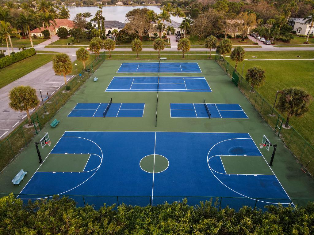 LEGEND LAKE ESTATES - Residential