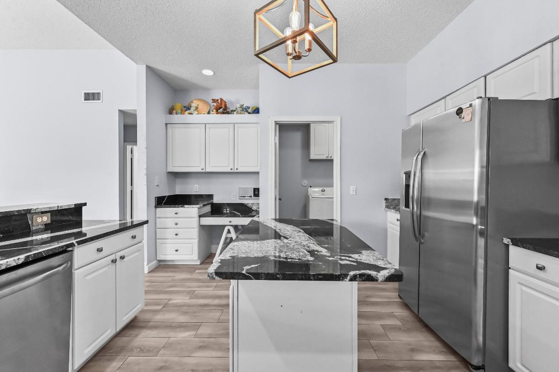 LEGEND LAKE ESTATES - Residential