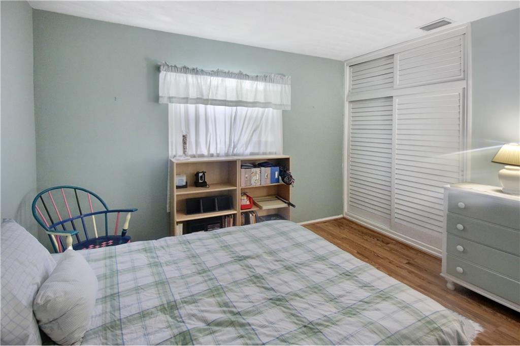 Cresthaven 11 53-41 B - Residential