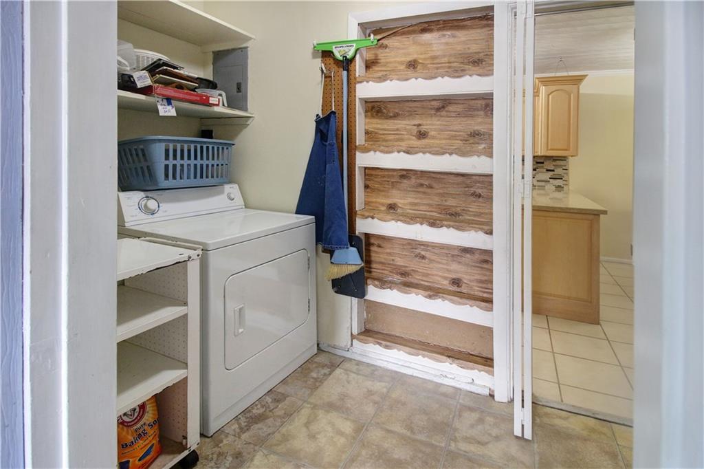 Cresthaven 11 53-41 B - Residential