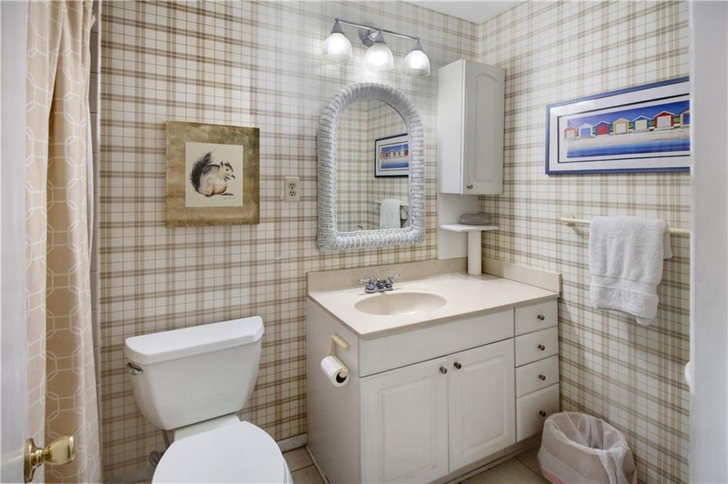 Cresthaven 11 53-41 B - Residential