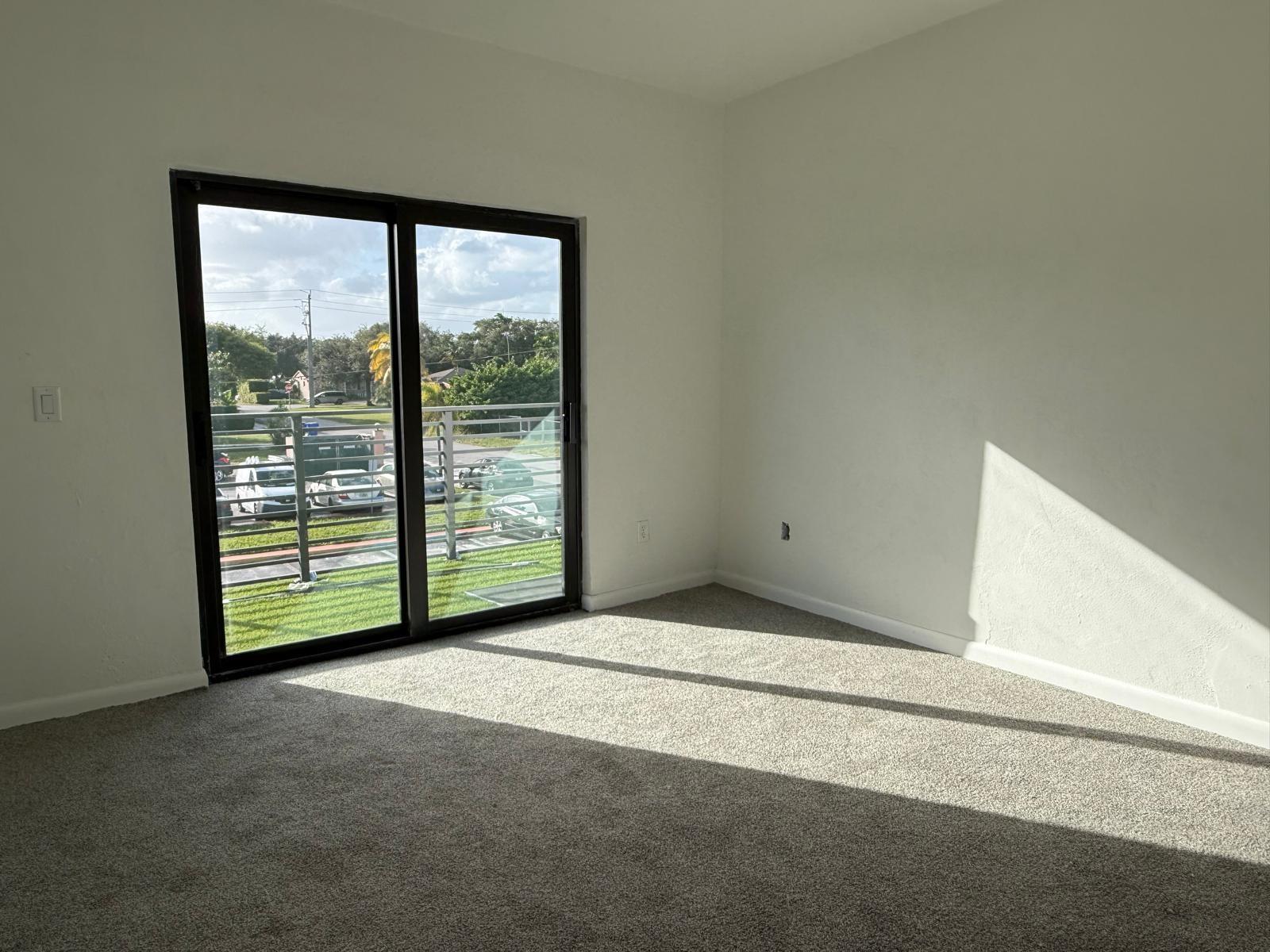 HOLLYWOOD LITTLE RANCHES - Residential Lease