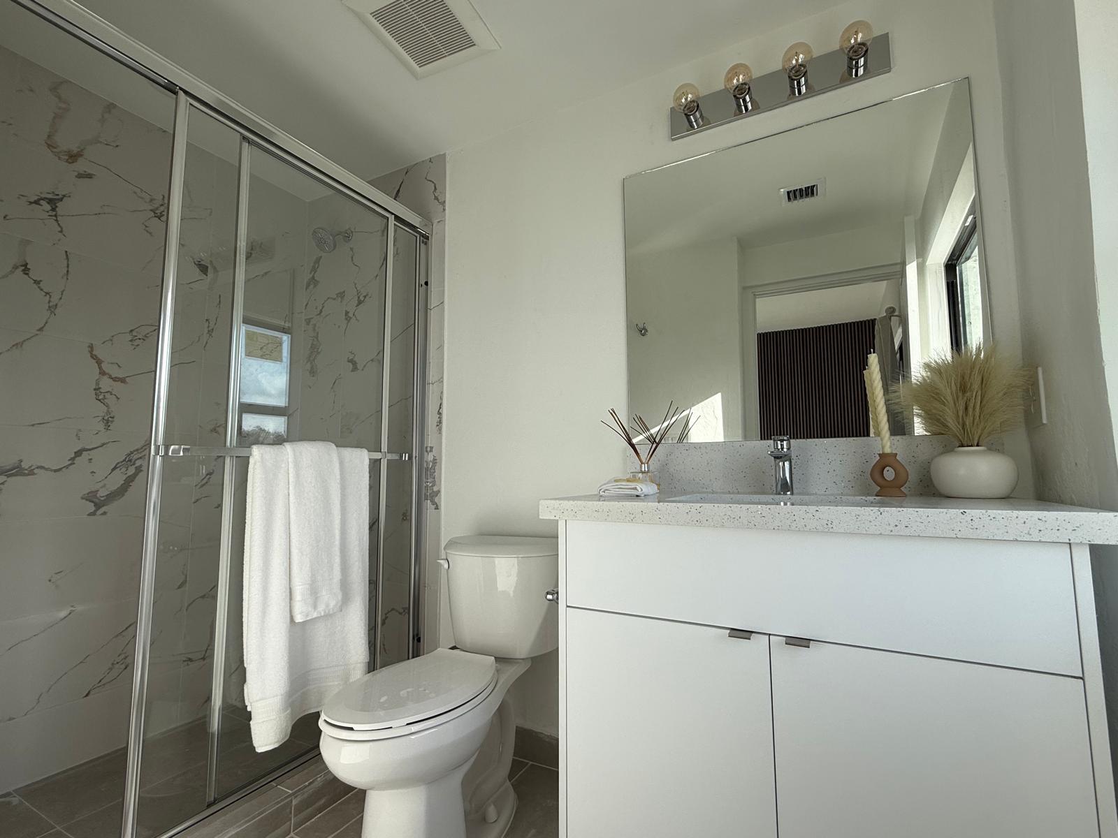 HOLLYWOOD LITTLE RANCHES - Residential Lease