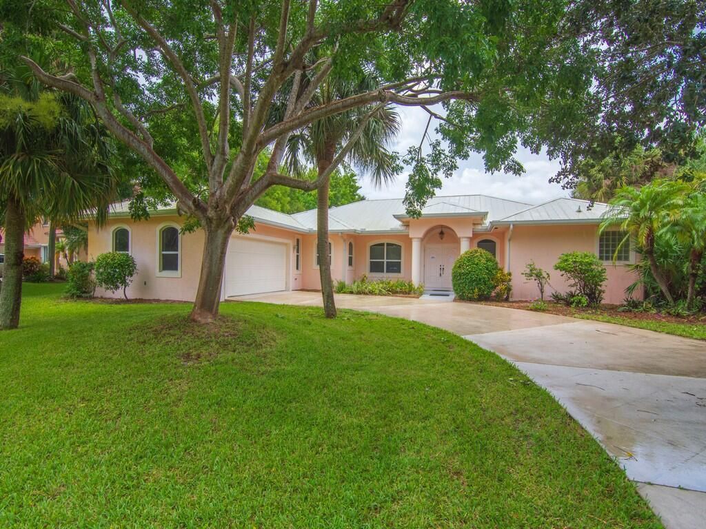 Photo of 8568 SE Wilkes Place, Hobe Sound, FL 33455 (MLS # R11108019)