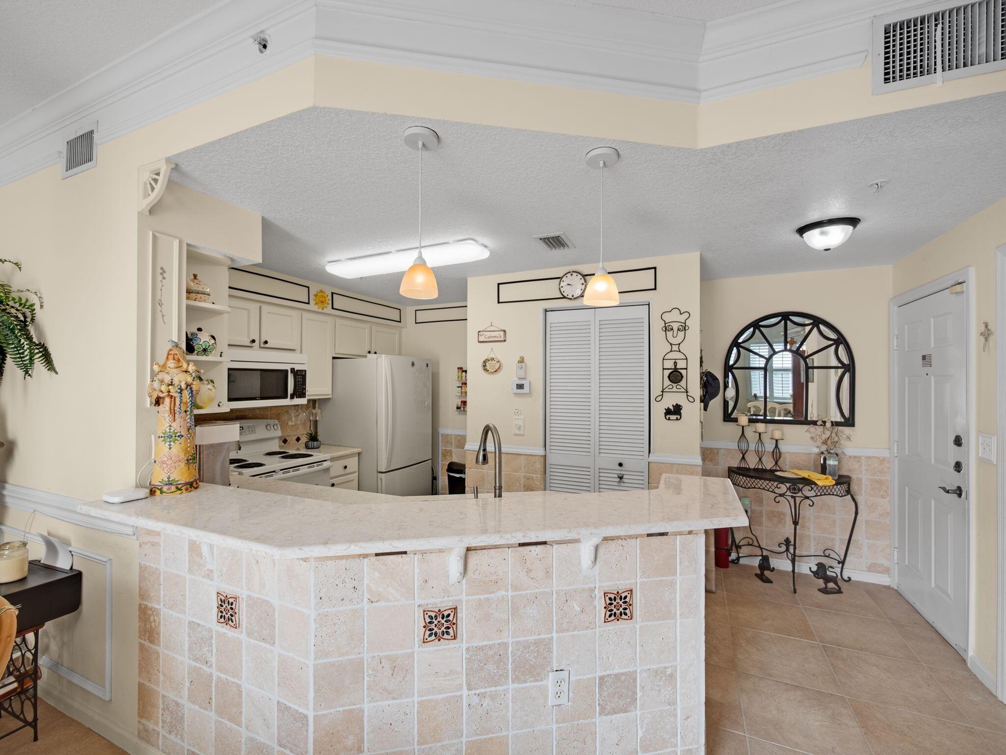 155 Galicia Way 206