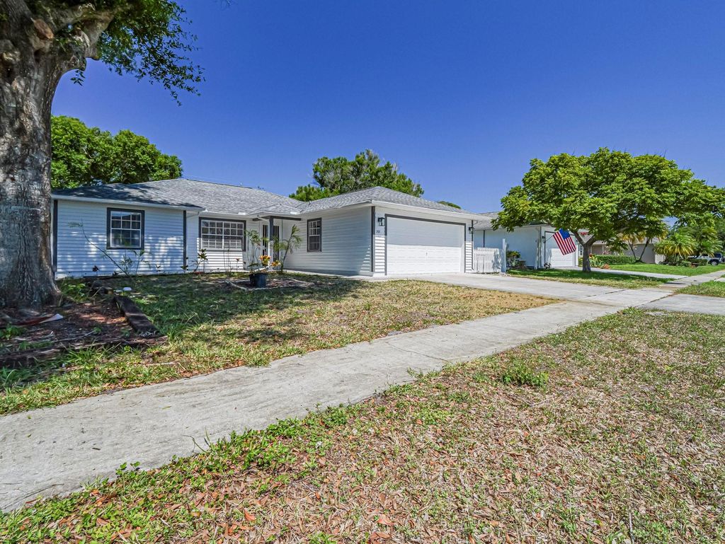 Photo of 205 21st Ave, Vero Beach, FL 32962 (MLS # F10528094)