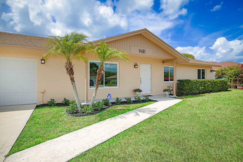 Photo of 1481 Wyndcliff Drive, Wellington, FL 33414 (MLS # B26003050)