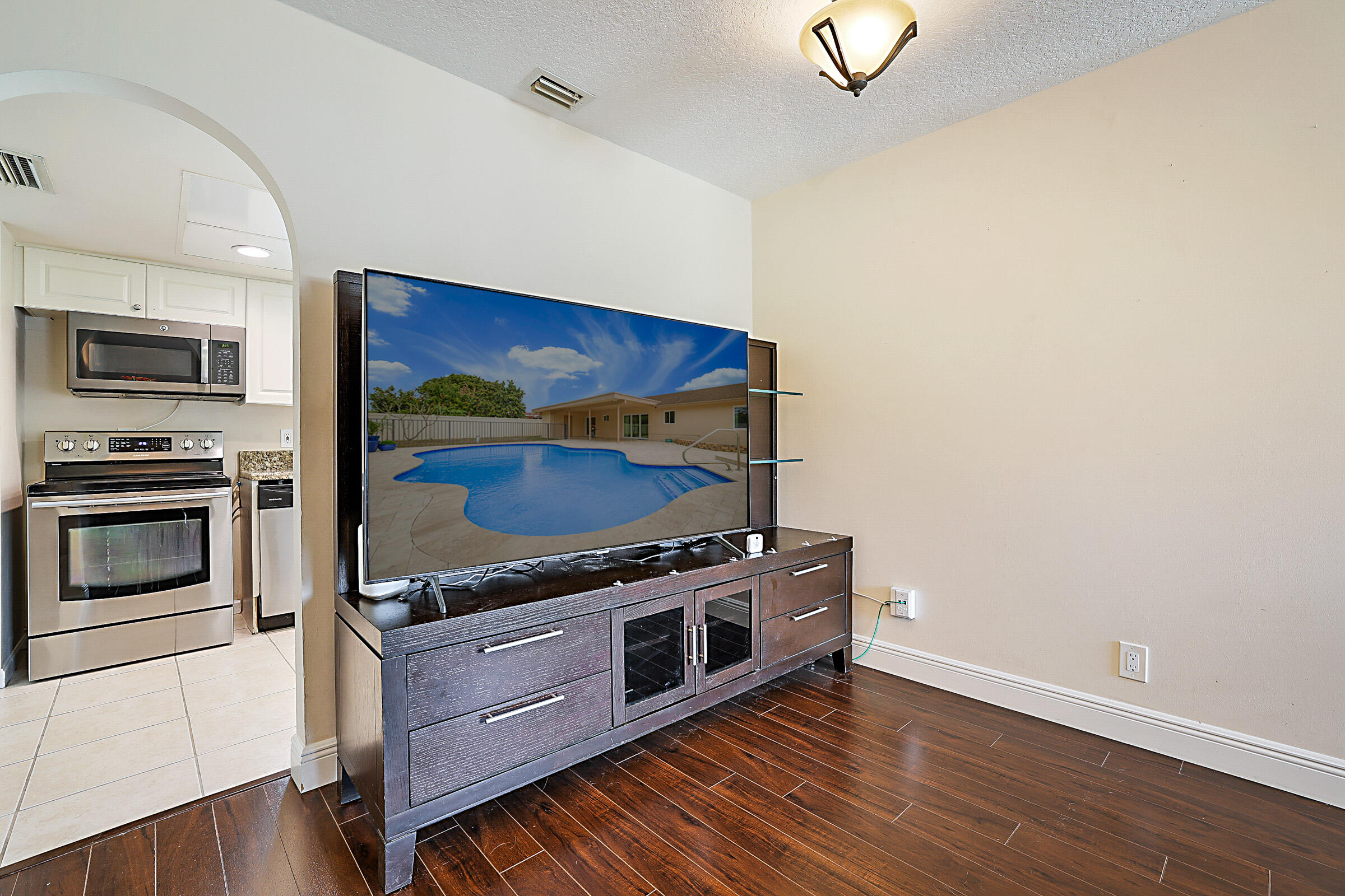 SOUTH SHORE 2 OF WELLINGTON - Residential