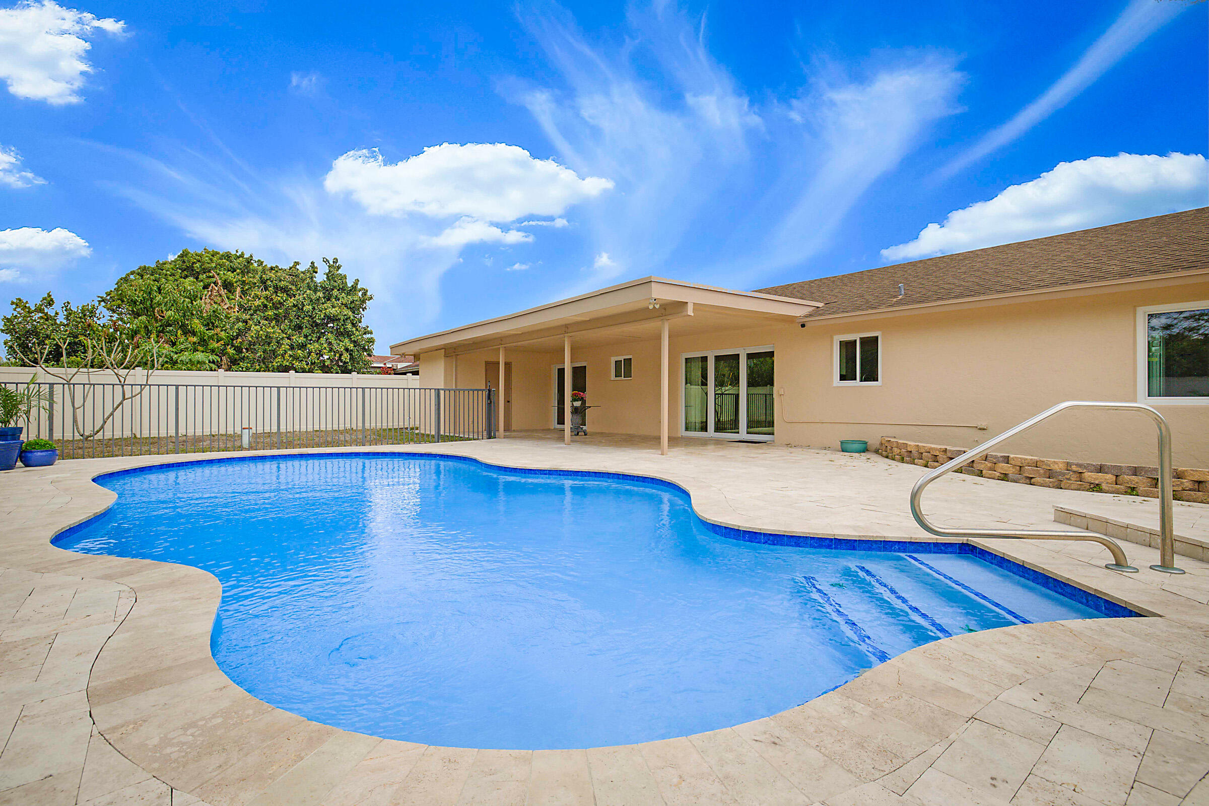 SOUTH SHORE 2 OF WELLINGTON - Residential