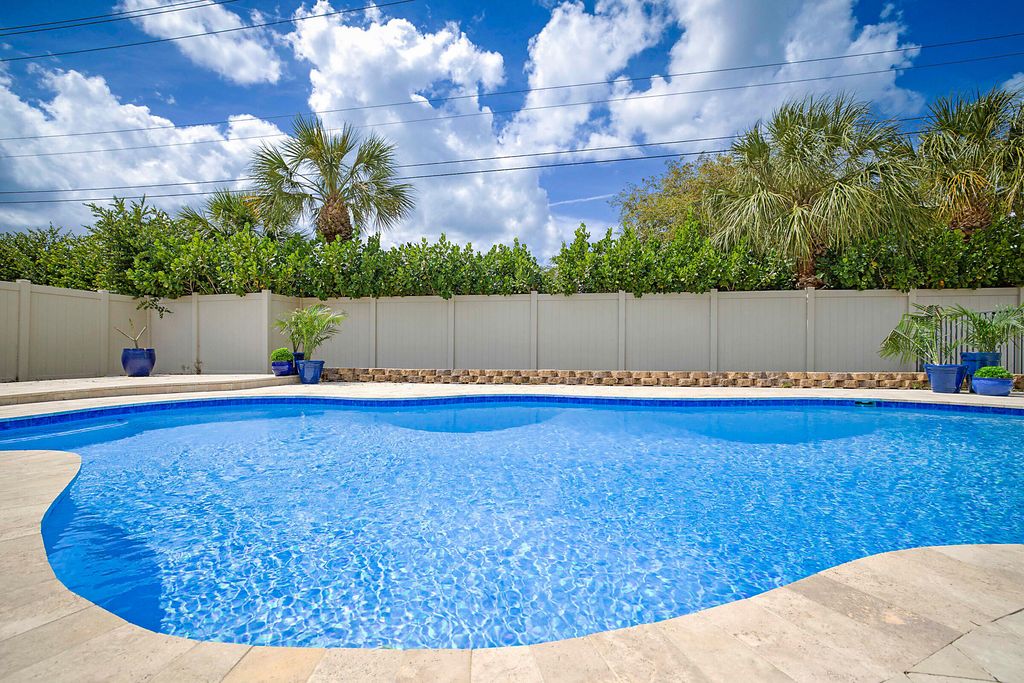 Photo of 1481 Wyndcliff Drive, Wellington, FL 33414 (MLS # B26003050)