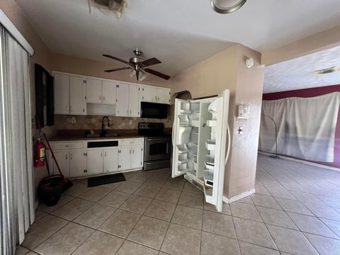 Tiny photo for 1732 NE 15TH Avenue, Fort Lauderdale, FL 33305 (MLS # B26054296)