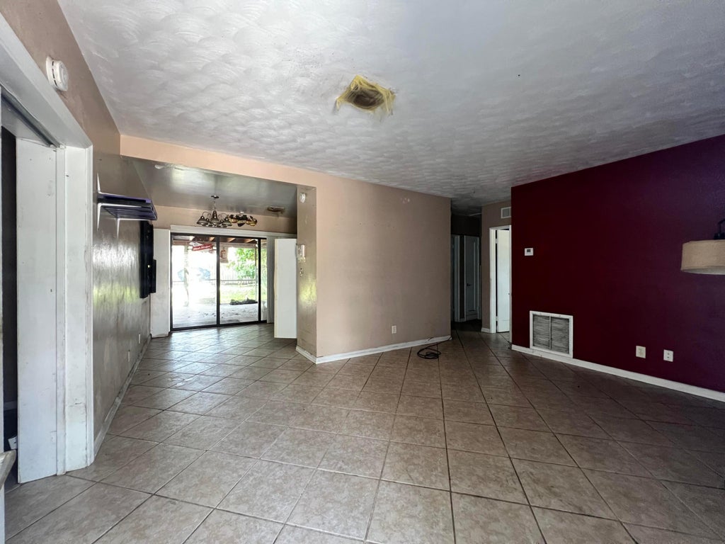 Photo of 1732 NE 15TH Avenue, Fort Lauderdale, FL 33305 (MLS # B26054296)
