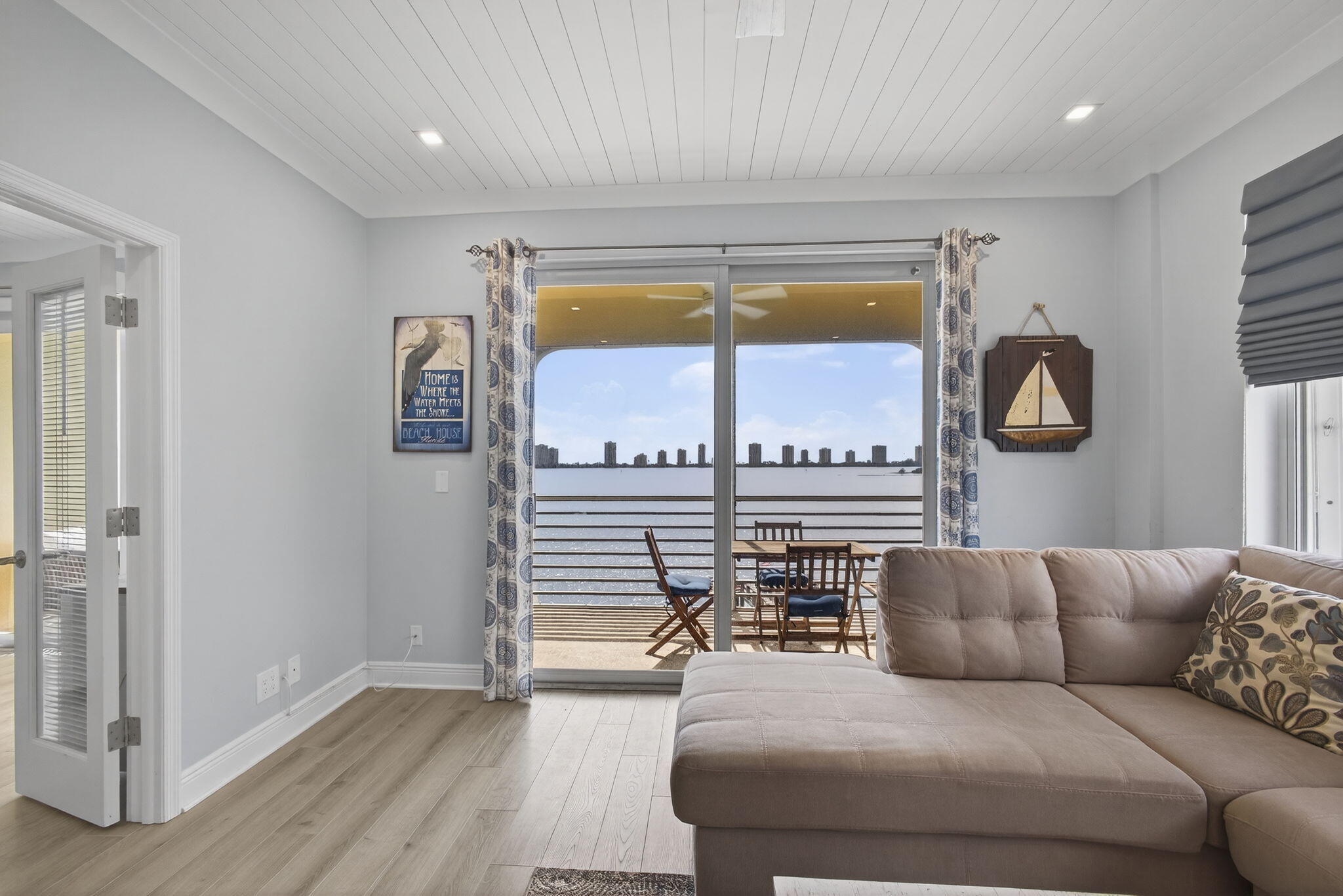 105 Paradise Harbour Boulevard 501