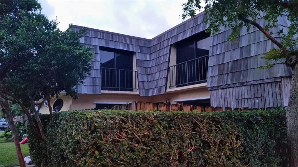 WATERSIDE ESTATES - Residential Lease