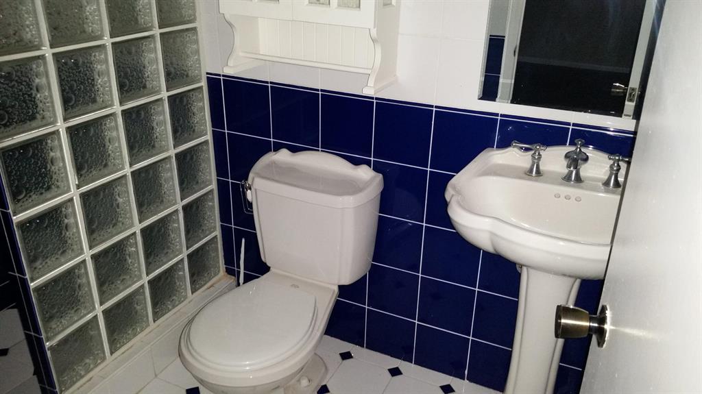 WATERSIDE ESTATES - Residential Lease