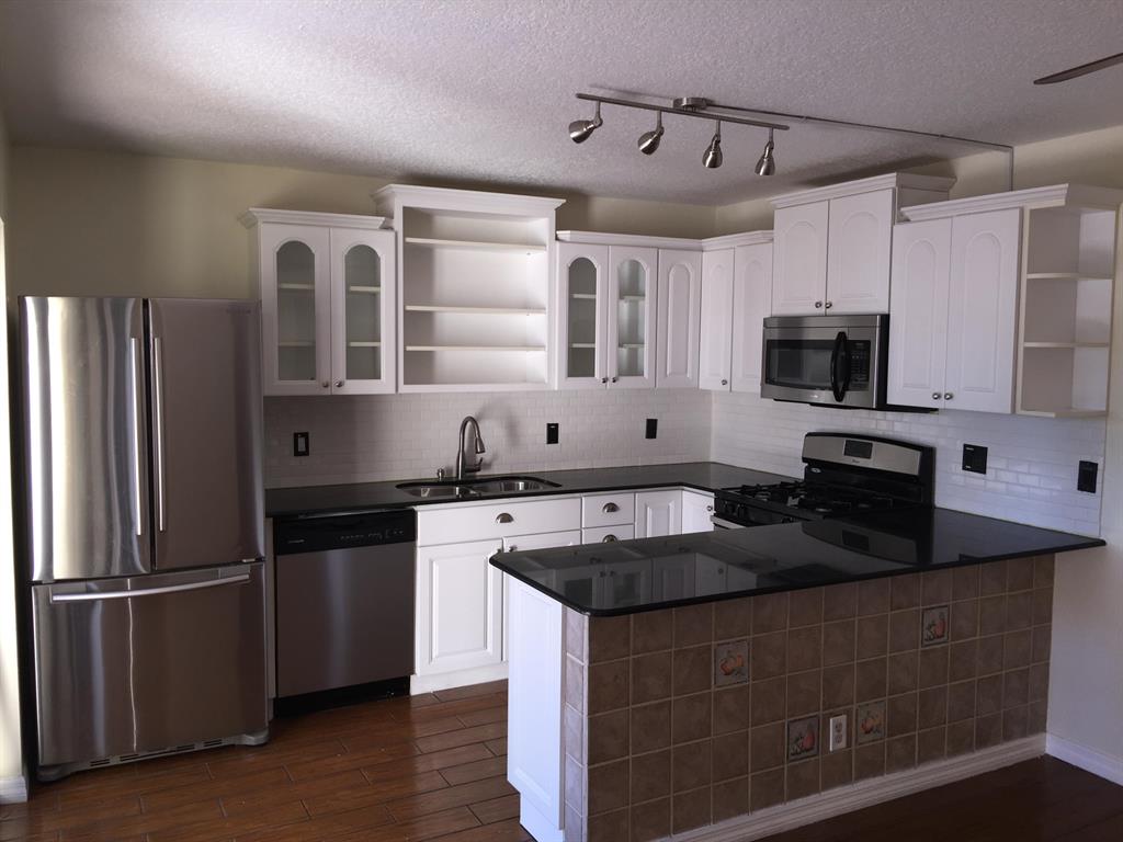 WATERSIDE ESTATES - Residential Lease