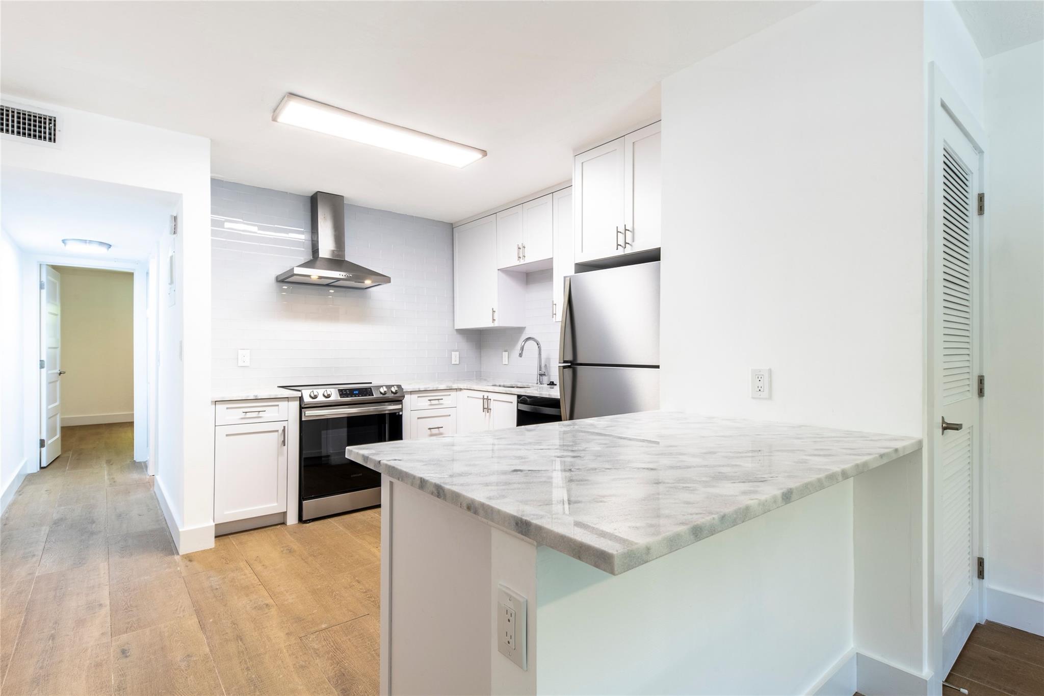 RIO VISTA C J HECTORS RES - Residential Lease