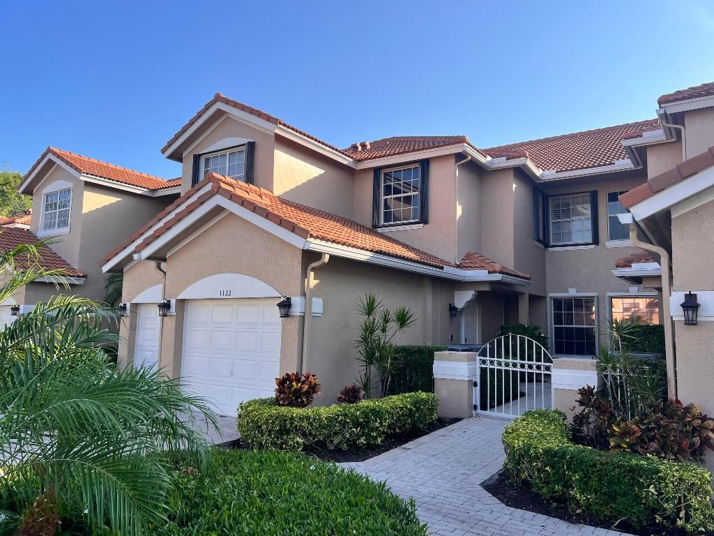 Photo of 6584 Villa Sonrisa Drive #1122, Boca Raton, FL 33433 (MLS # R10985461)