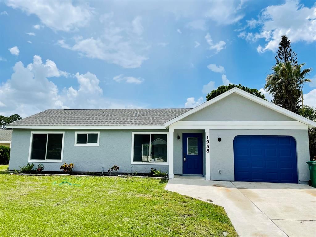 Photo of 1958 SE Avanti Circle Cir, Port Saint Lucie, FL 34952 (MLS # R10822519)