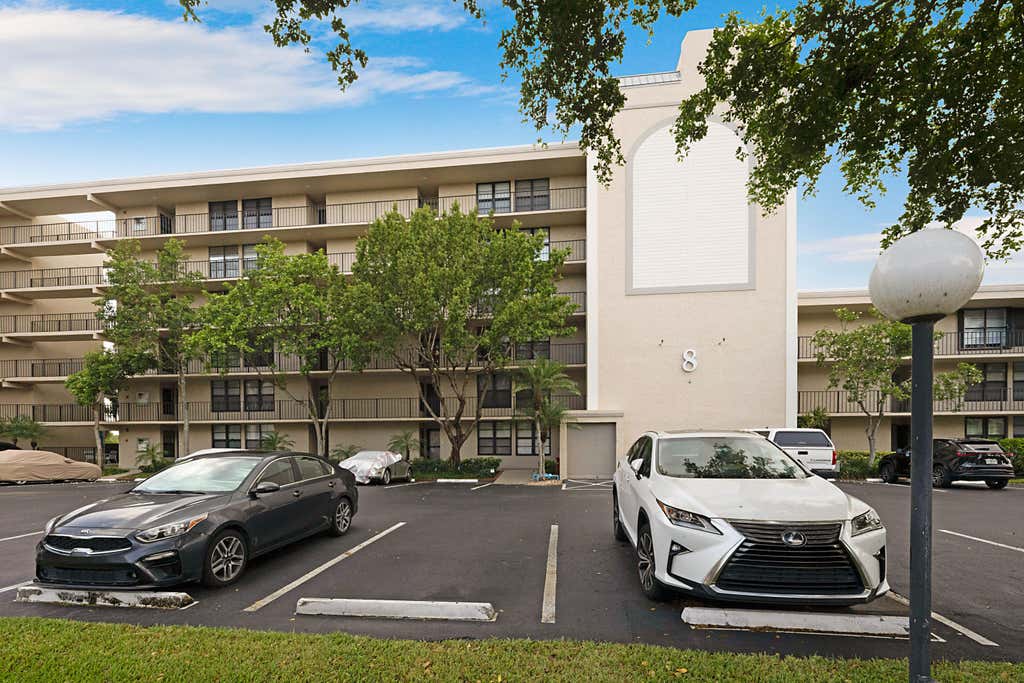 Photo of 8 Royal Palm Way #3010, Boca Raton, FL 33432 (MLS # B26059088)