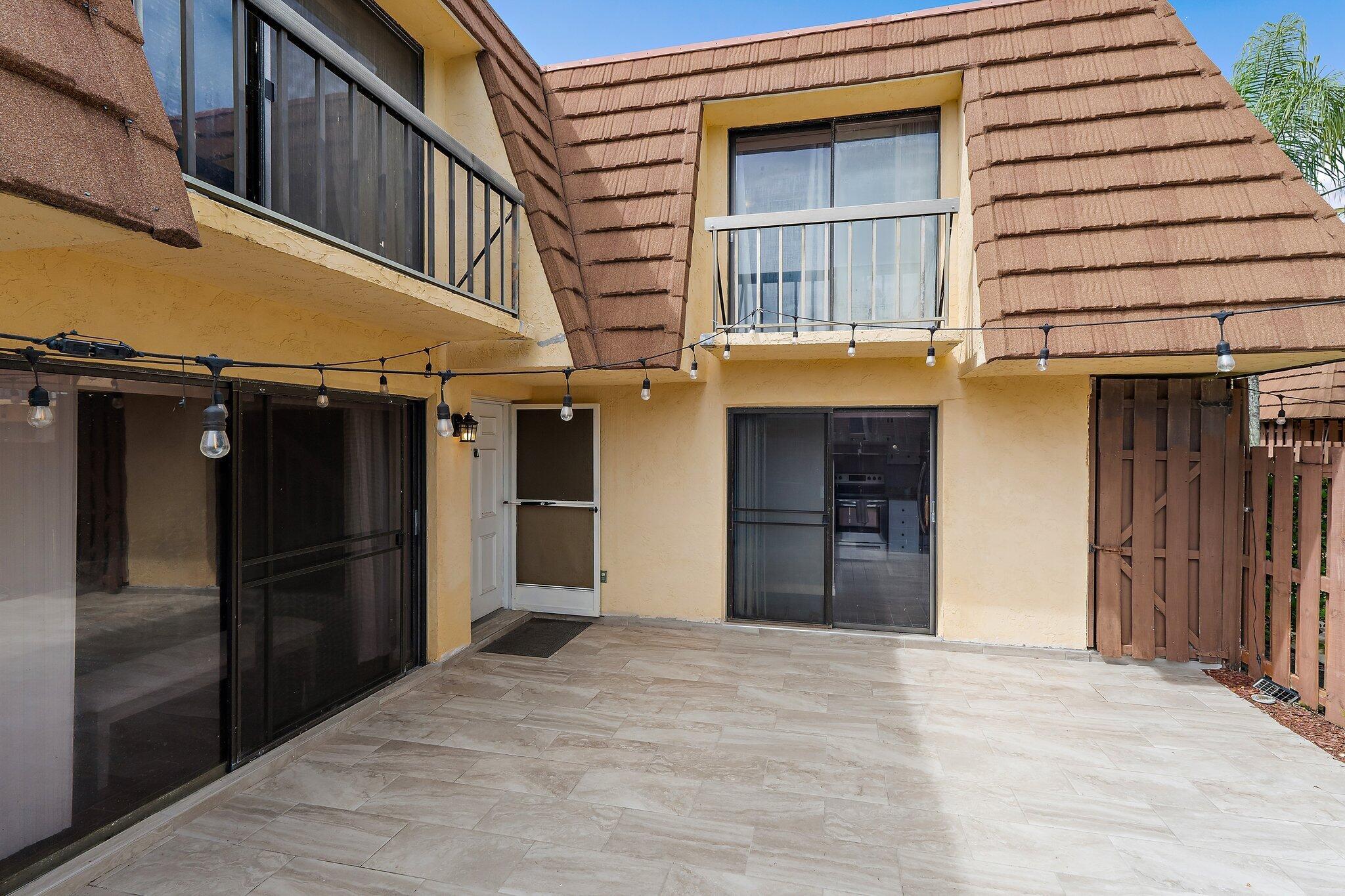 825 Center Street 30a