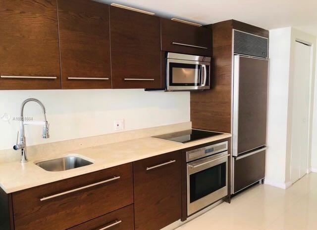 495 Brickell Ave 2106