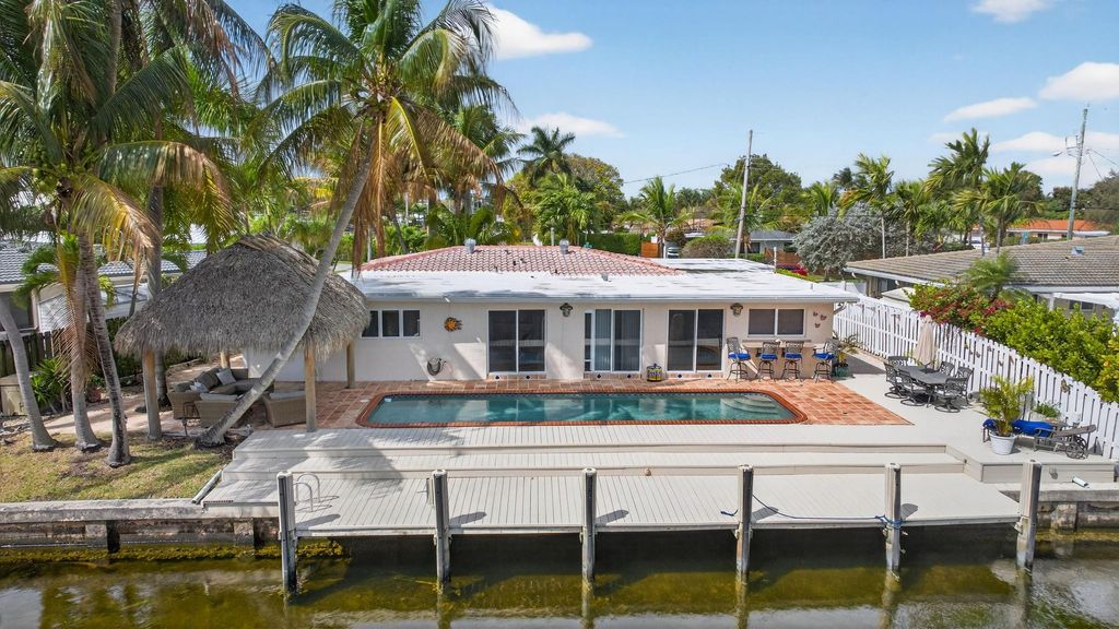 Photo of 900 SE 3rd Terrace, Pompano Beach, FL 33060 (MLS # F10555965)