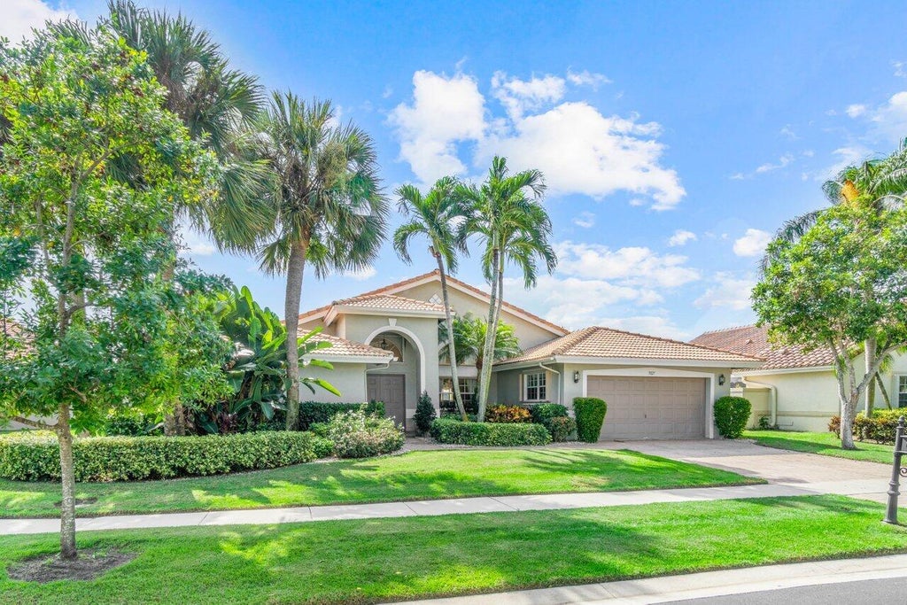 Photo of 7027 Falls Road E, Boynton Beach, FL 33437 (MLS # R10939548)