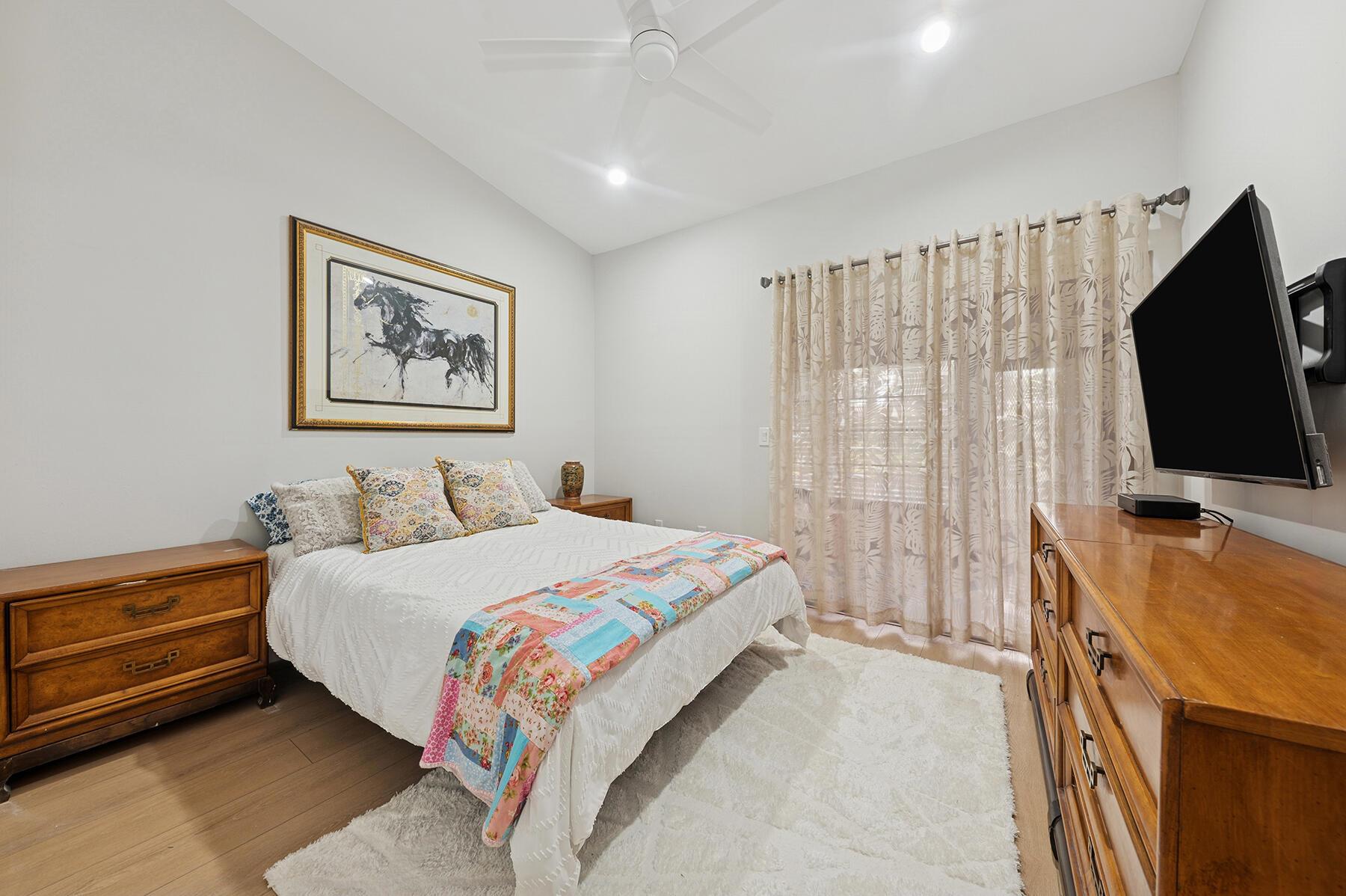 STRATHMORE GATE WEST UNIT - Residential
