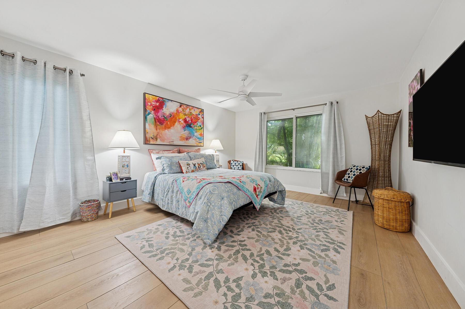 STRATHMORE GATE WEST UNIT - Residential