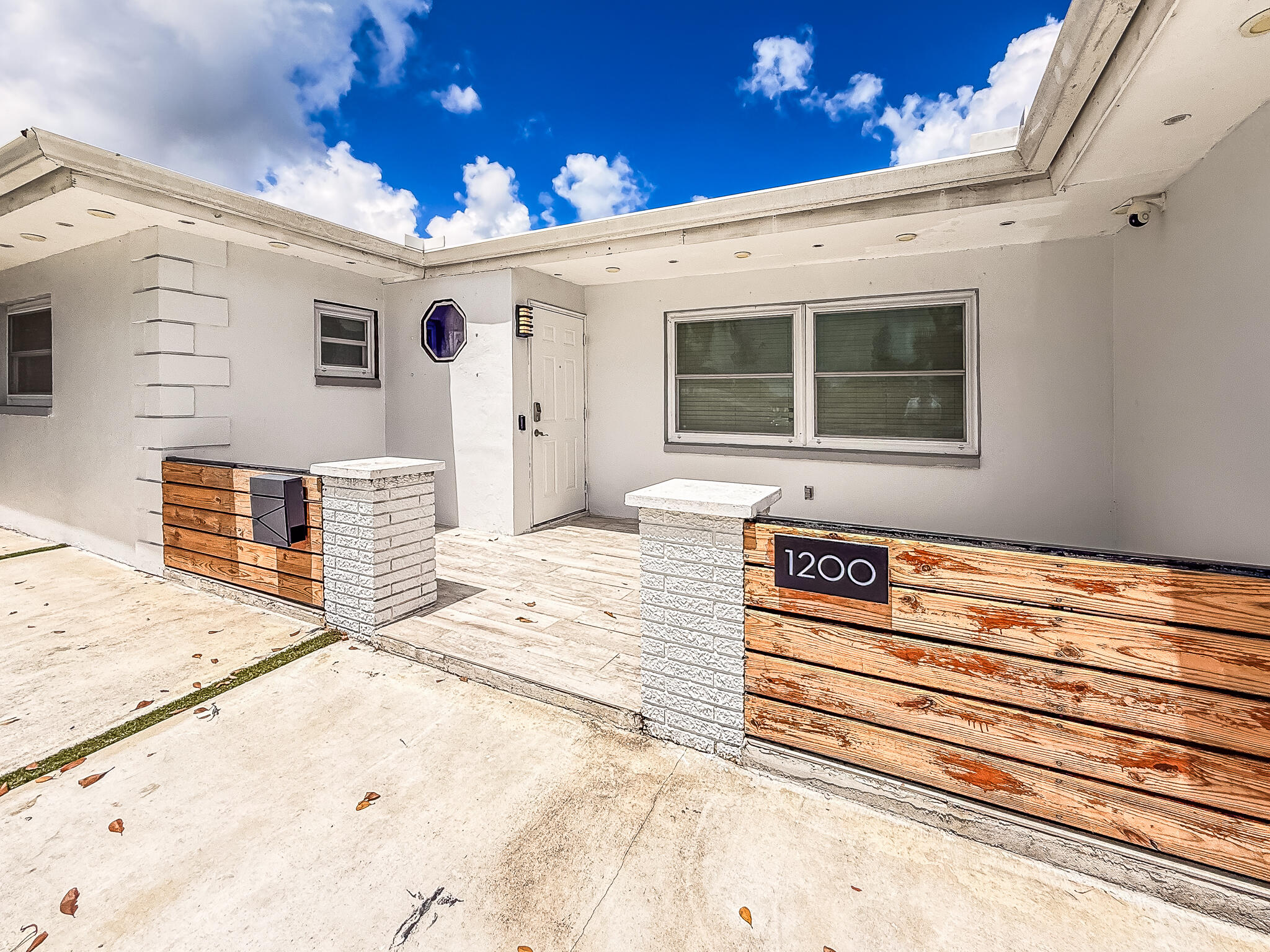 1200 NW 76th Avenue
