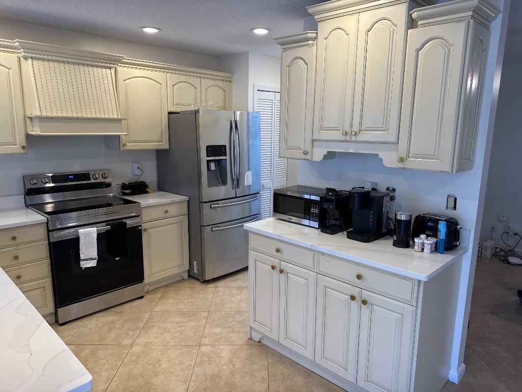 10081 Canoe Brook Cir