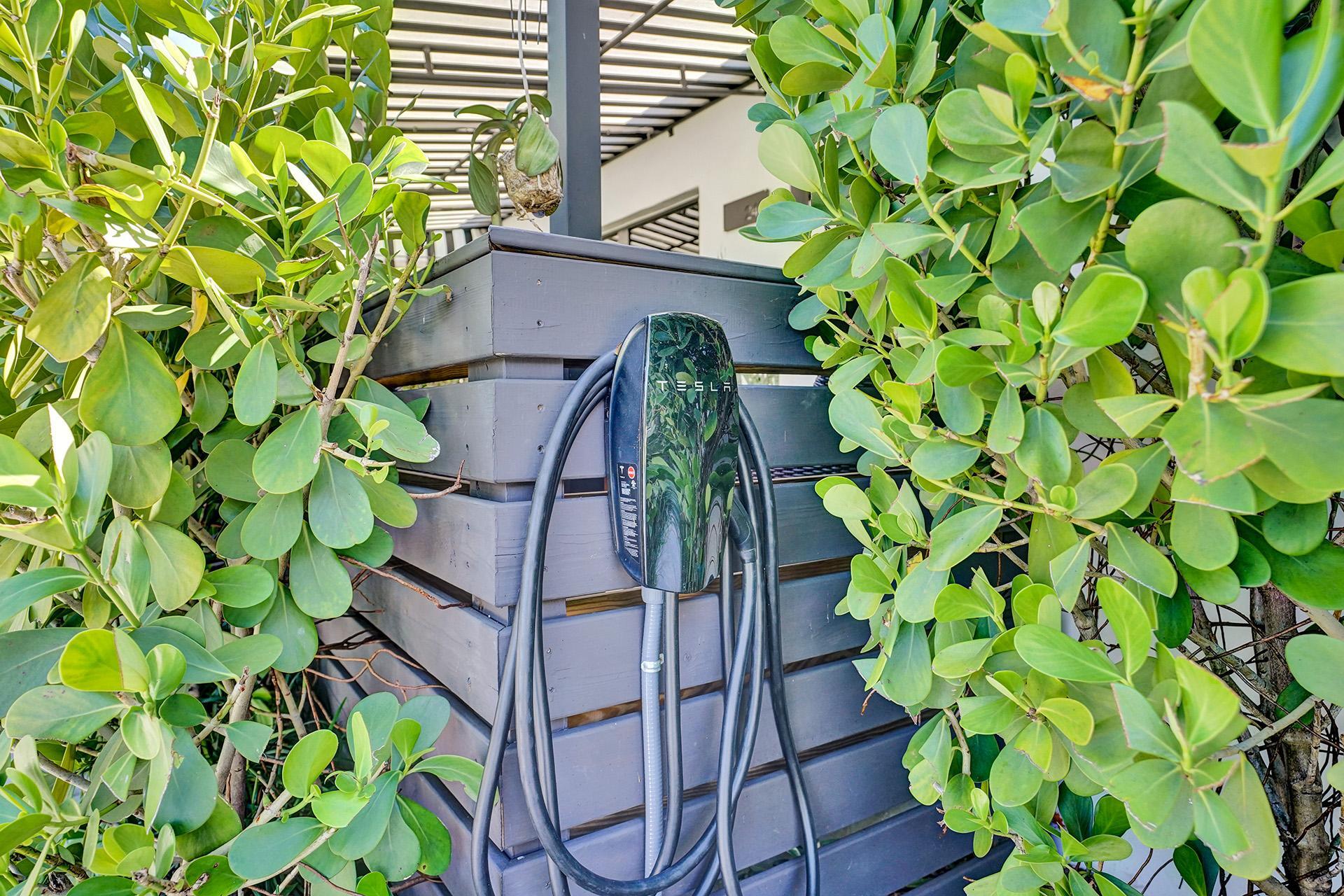 METCALFS (OLD SCHOOL SQUARE HISTORIC DISTRICT) - Residential