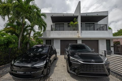 1635 SW 19th Ter Miami FL 33145