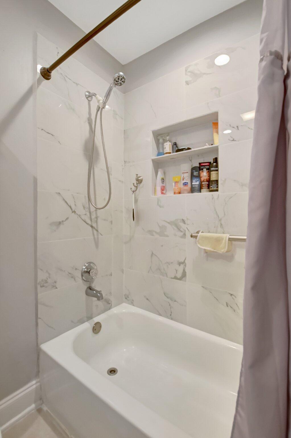 KINGS POINT - Residential