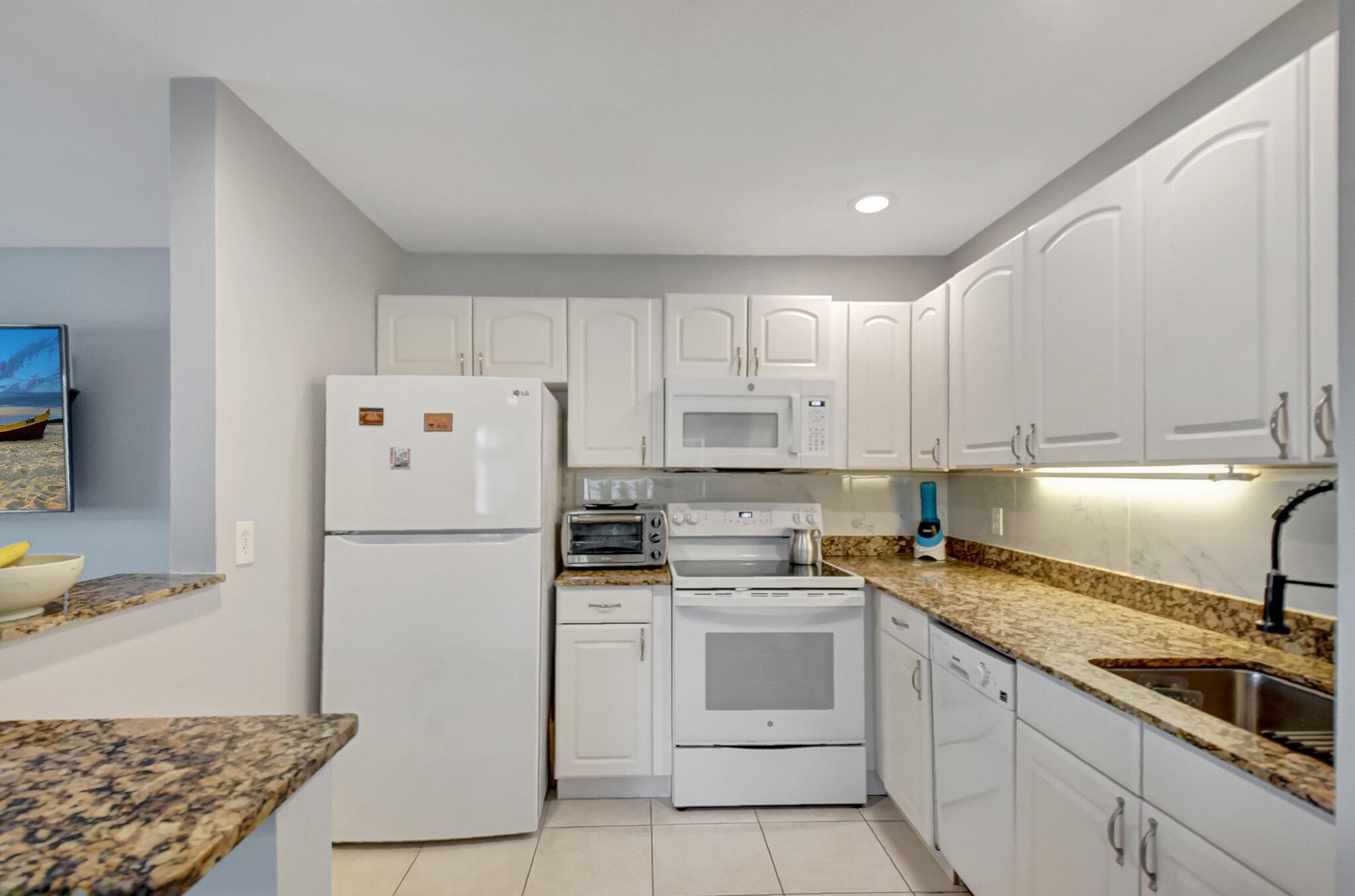 KINGS POINT - Residential