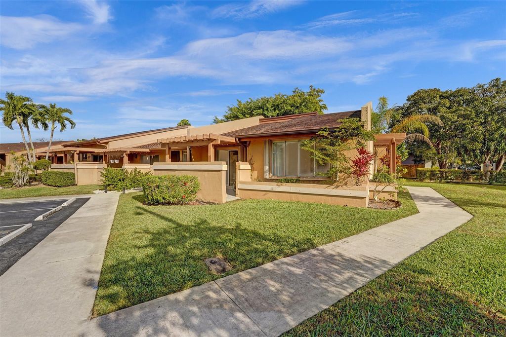 Photo of 800 NW 79th Terrace #800, Plantation, FL 33324 (MLS # F10490609)