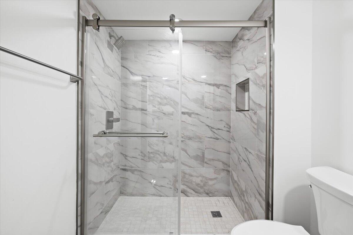 WATERS EDGE TOWERS CONDO - Residential