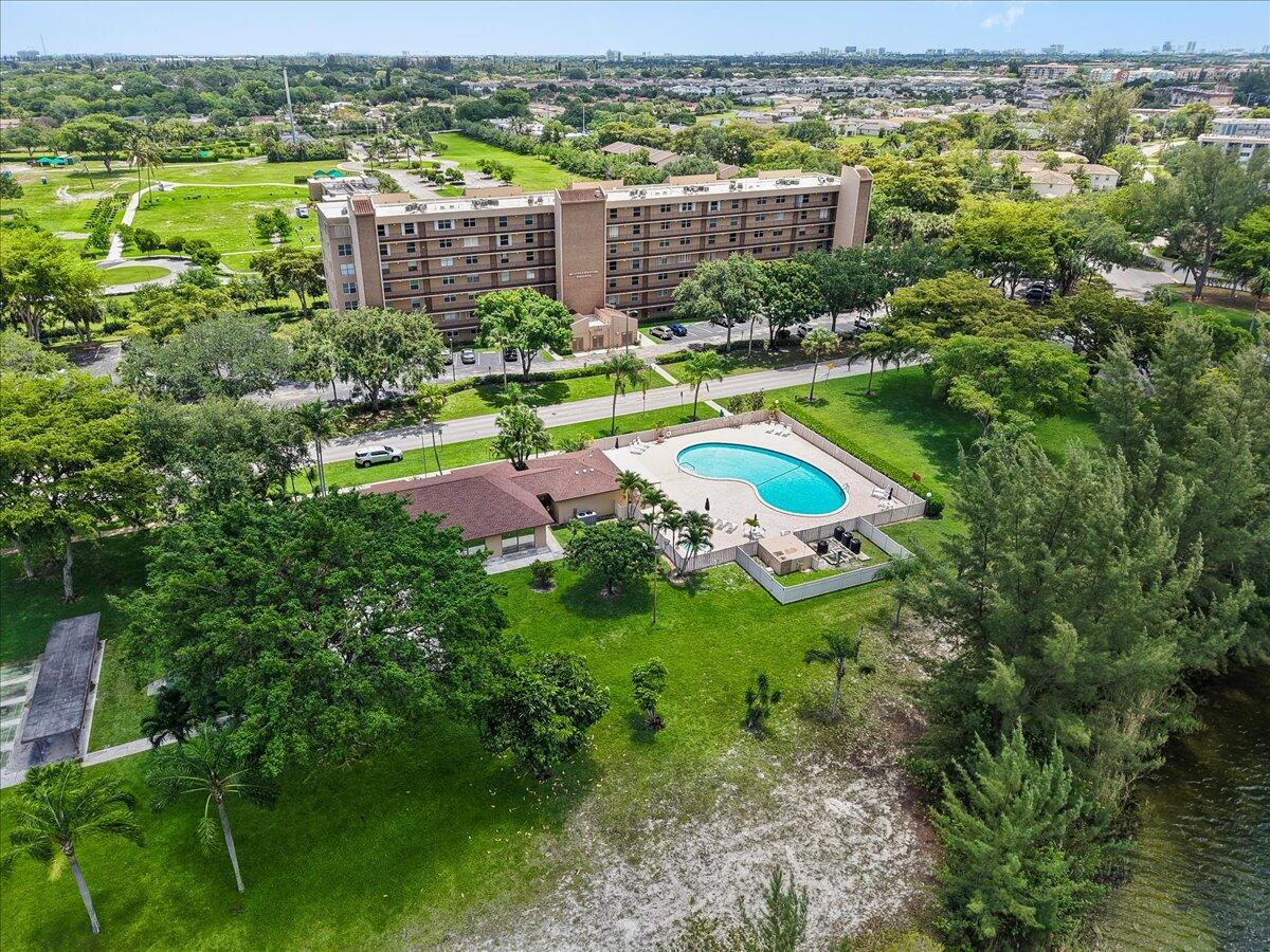 WATERS EDGE TOWERS CONDO - Residential
