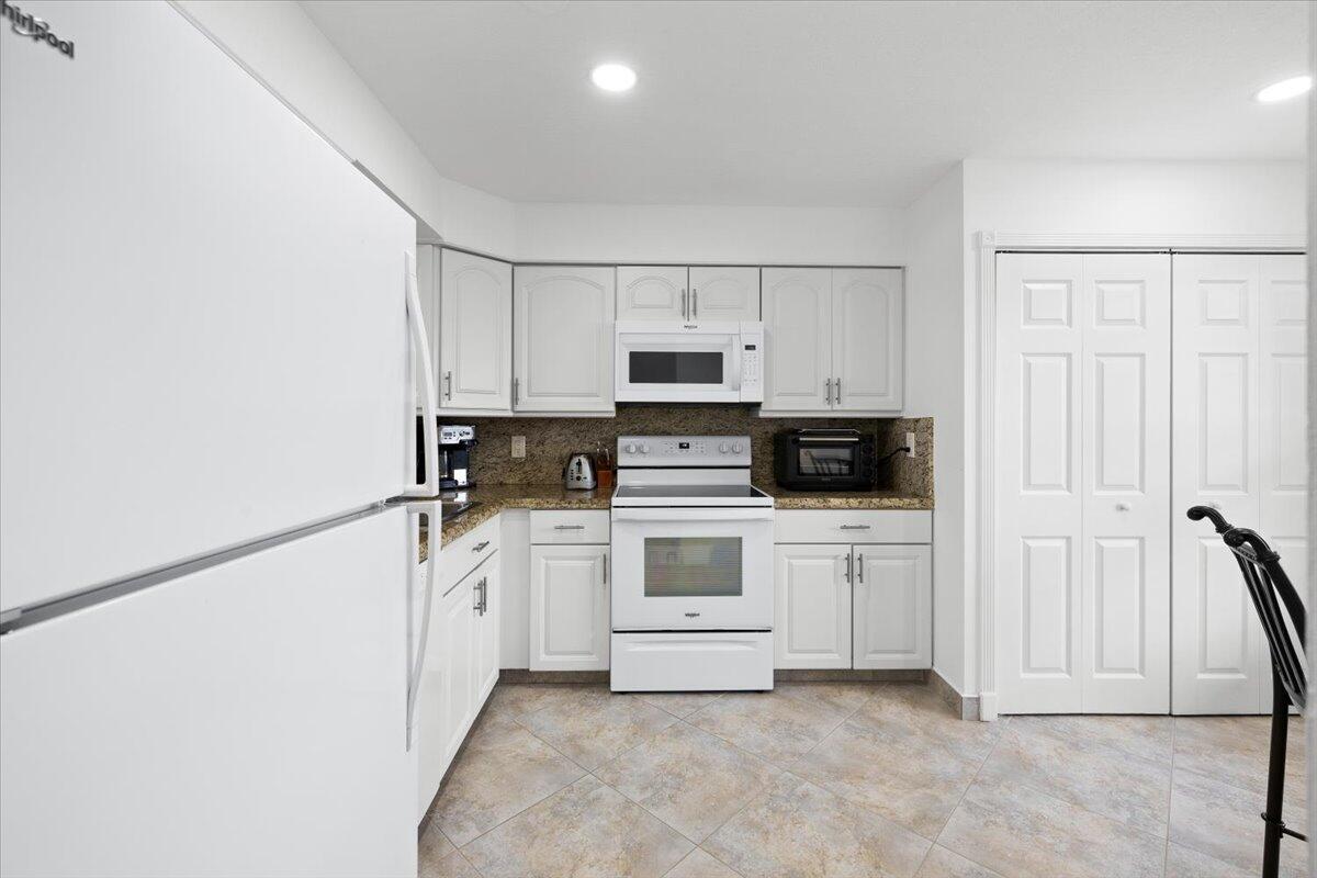 WATERS EDGE TOWERS CONDO - Residential