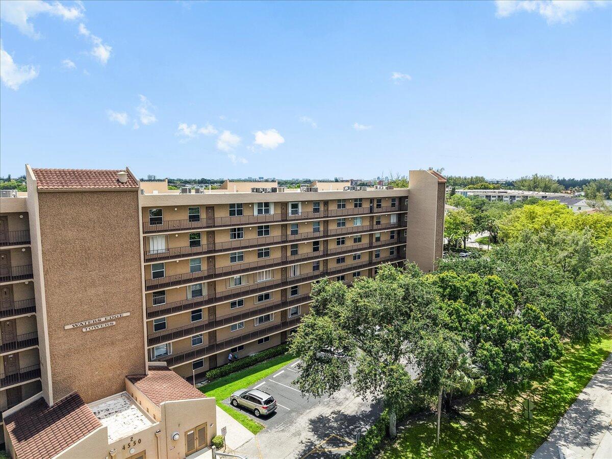 WATERS EDGE TOWERS CONDO - Residential