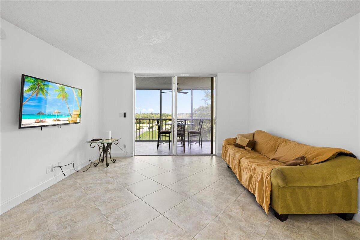 WATERS EDGE TOWERS CONDO - Residential