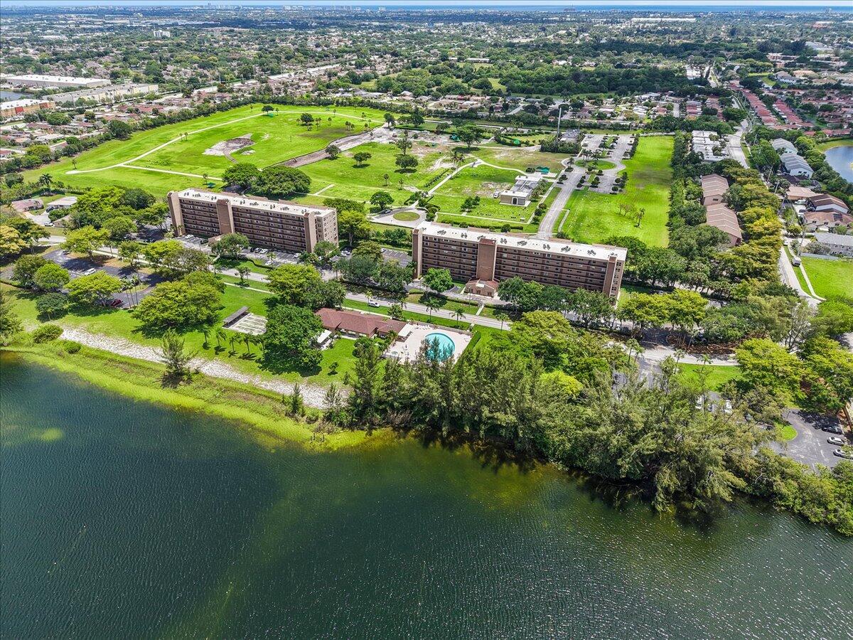 WATERS EDGE TOWERS CONDO - Residential